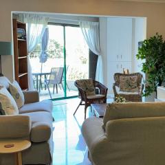 19 The Shades - Walk to the Beach and Village!