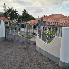 Beautiful 2-Bed Apartment in Montego Bay