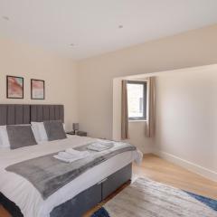 Charming Two-Bedroom Retreat in Morden SM4, London