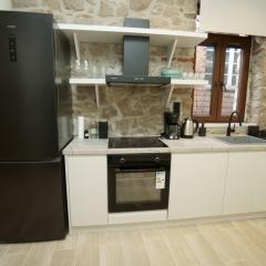 MONOPATI HOUSE