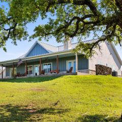 Enchanted Rockview House - 3 Bedroom-Firepit