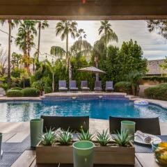 Scottsdale Desert Dream Estate Resort Style Lounging, Palm Trees, Pool & Hot Tub, Putting Green