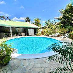 Tiaki Guesthouse - Cozy Modern Studio - 5min drive from the beach and Punaauia center