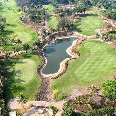 SaffronStay Niranta- A luxe 4-BDR golf-course villa