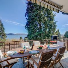 Blooming Villa Cos Lake View - Happy Rentals