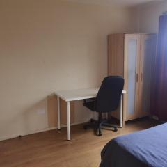Glasgow Double Room Free Parking