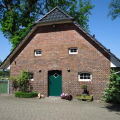 Alleinstehendes Ferienhaus in Neusüdende mit Garten