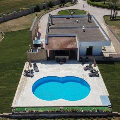 Villa Dei Re With Pool Sauna And Jacuzzi - Happy Rentals