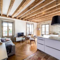 Authentic and modern in Saint-Paul with an exceptional view of the Saône