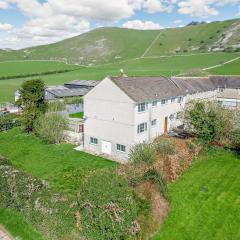 5 Bed in Dovedale 90574