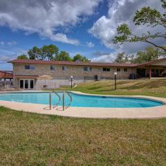 Perfect for Large Groups, Private Pool and Yard