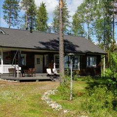 Hochwertiges Ferienhaus mit Sauna sowie Holzterrasse und Garten am See