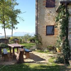 Nettes Appartement in Penna San Giovanni mit gemeinschaftlichem Pool und Grill