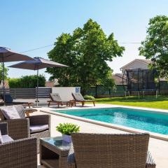 Villa Anavi mit privatem Pool und großem Garten