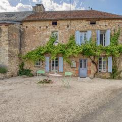 Alluring Holiday Home in D gagnac with Heated Pool