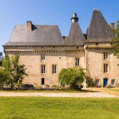 Romantic stay in a medieval castle with pool and restaurant among others
