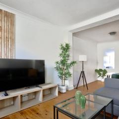 Delightful 2 Bedroom House Pyrmont 2 E-Bikes Included