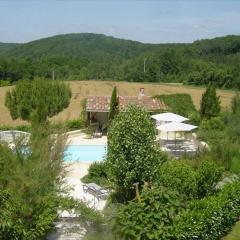 Garden View Holiday Home in D gagnac with Jacuzzi