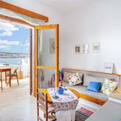 Petras sea view apartment - 50 meters from the sea