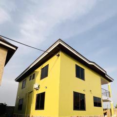 Lovely 5-Bed House Getaway Duplex in Accra