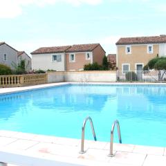 Duplex dans résidence avec Piscine à Uzès