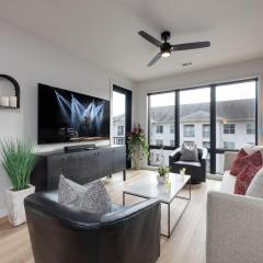 Flora - Odyssey - Heart of Midtown