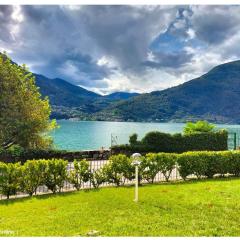 LFSUITE LuganoLake Terrazza Spiaggia privata Parking WI-FI Netflix