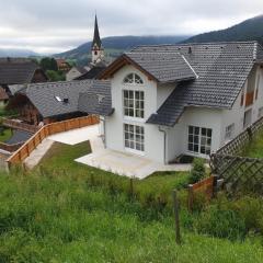 Ferienhaus in Sankt Margarethen Im Lungau mit Garten, Terrasse und Whirlpool