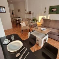 Avenida Córdoba pura luz y amplitud ,cochera