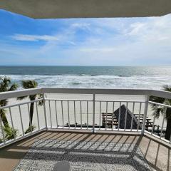 Beautiful Oceanfront Condo 306