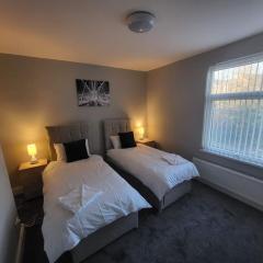 3 BDR, close to Manchester City and hospital