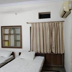 OYO Couples Friendly Hotel