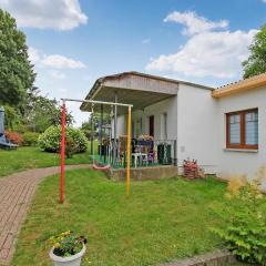 2 Bedroom Cozy Home In Blankensee Ot Gro Sch