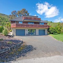 Waimarama Hideaway - Waikawa Holiday Home