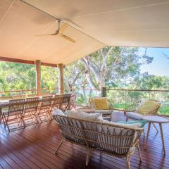Surf Gums, Sleeps 9, Pet Friendly, Fully Renovated