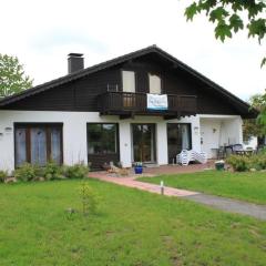 Ferienhaus in Feriendorf Silbersee mit Garten, Terrasse und Grill