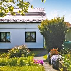 Cozy Home In Tambach-dietharz With Kitchen