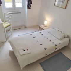 Private Room in shared apartment in the Center of Nice