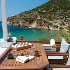 Ammos 1 - Seafront house in Glyfo beach, Sifnos