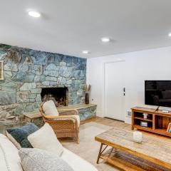 Renovated Apartment in Seattle 7 Mi to Downtown!
