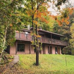 Private Rustic Lodge w/ Lakefront Views