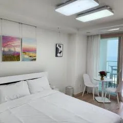 Sokcho Summitbay 1209 "Ocean View"