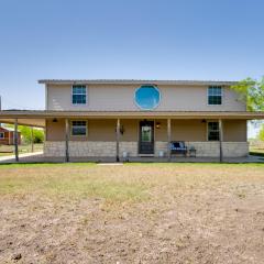 Pet-Friendly Cabin on 3 Acres 7 Mi to Uvalde!