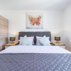 GoldenSky New Apartment