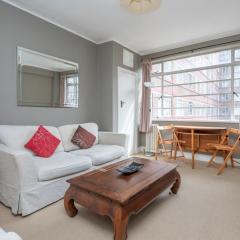 Unique 1-Bed Apartment in Vibrant Balham