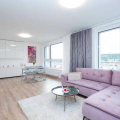 Danubius One- spacious apartment with free parking