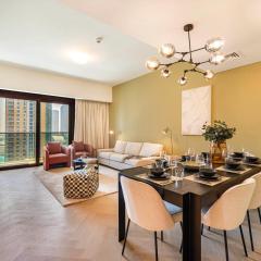 Daniels Luxe 3BR Downtown with Skyline View