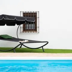 Chalet con piscina privada a 11 minutos de la Alhambra