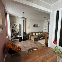 Maison climatisée intra-muros avec terrasse au calme