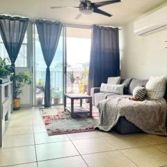 Pothos Beach PH 3BR Apt w Rooftop w Pool Access